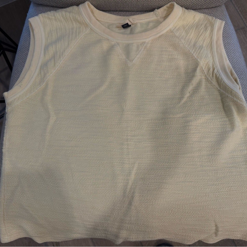 Universal Thread Light Cream Knit Top